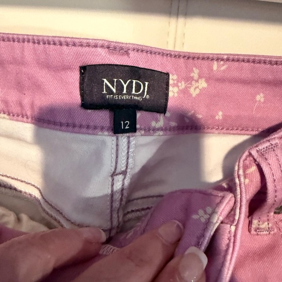 NYDJ Ella Shorts Size 12 EUC - Picture 5 of 5